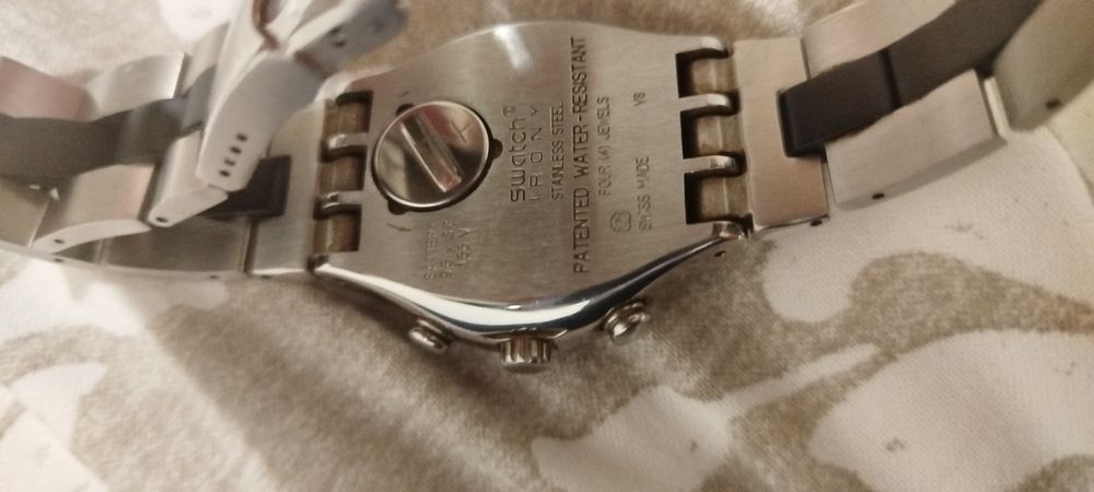 Relógios de homem de várias marcas