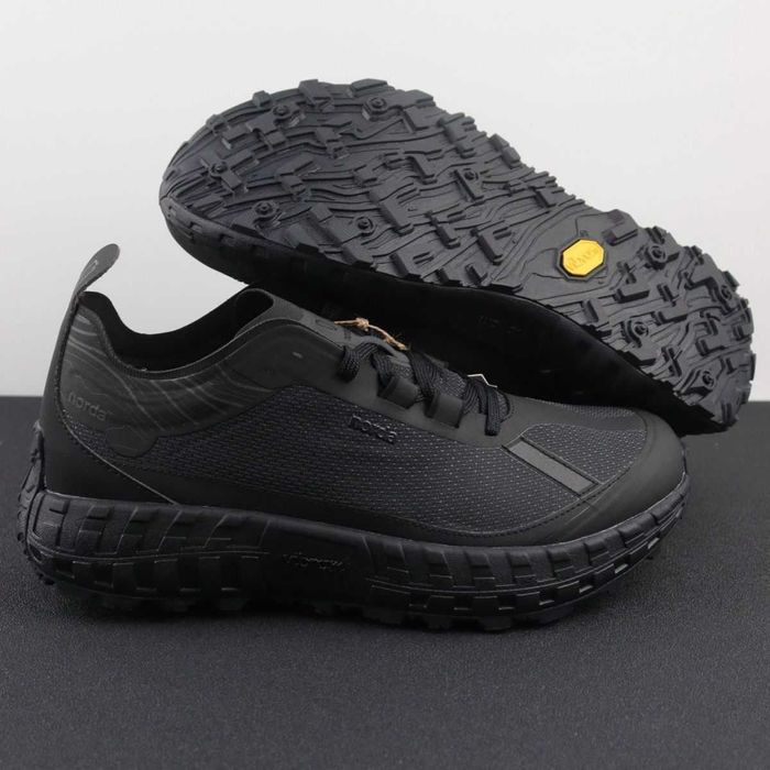 Кросівки для бігу трейлові Norda 001