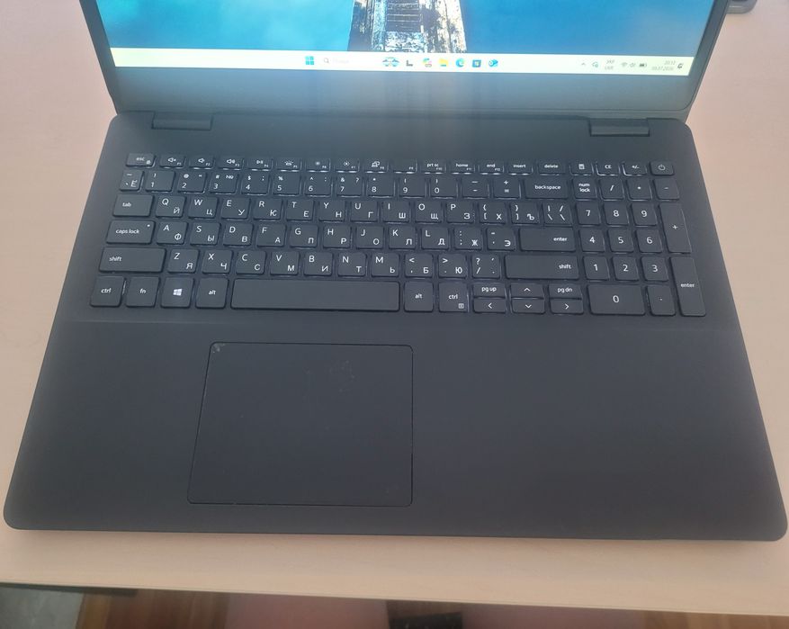 Ноутбук 15.6 Dell Vostro i7-1165G7 / ram 16Gb / nvme 256Gb