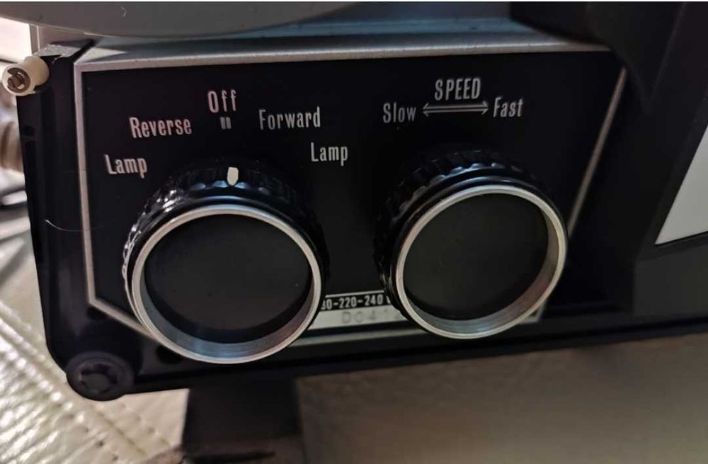 Super 8mm projetor "Raynox" modelo DU 707 TC