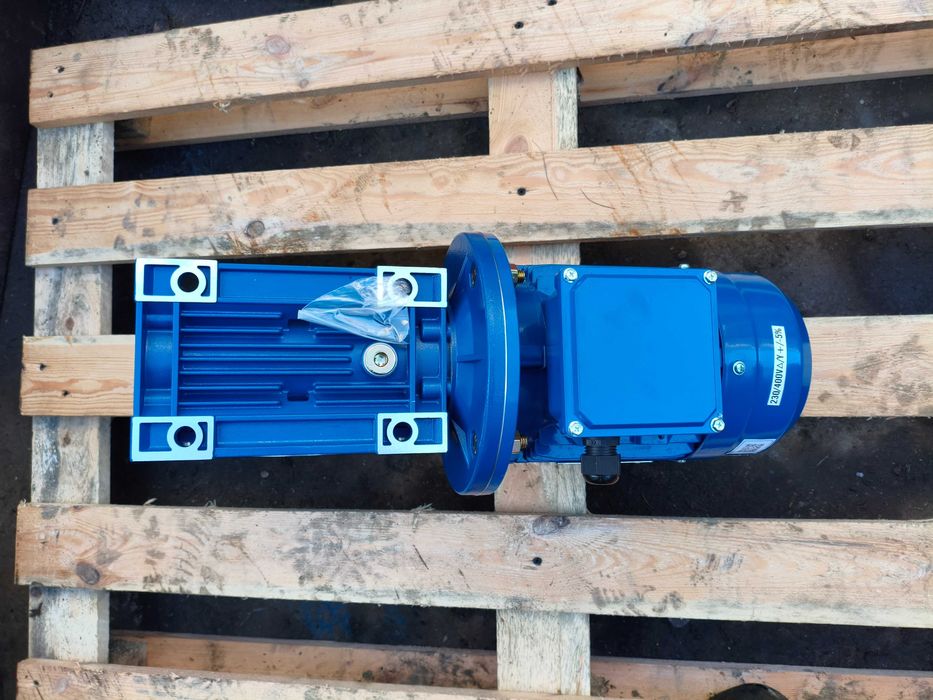 Silnik elektryczny 1.1kw  Z przekładnią motoreduktor reduktor