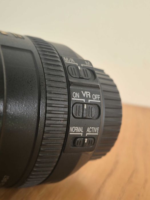 Objectiva Nikon AF-S DX Zoom 16-85mm f/3.5-5.6G ED VR