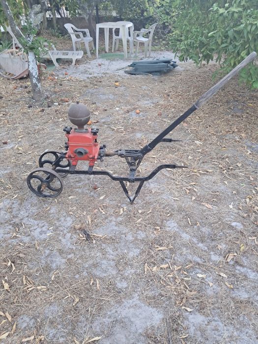 Bomba de transfega antiga