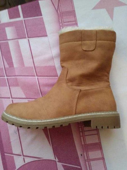 Чоботи нові  демі стильні та комфортні avenue.