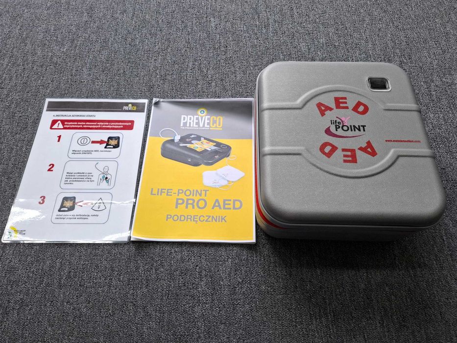 Defibrylator przenośny półautomatyczny