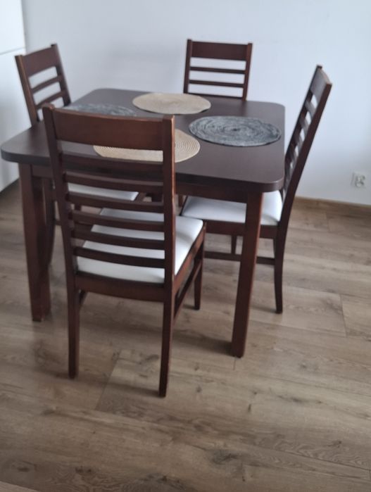 Zestaw stół i 4 krzesla