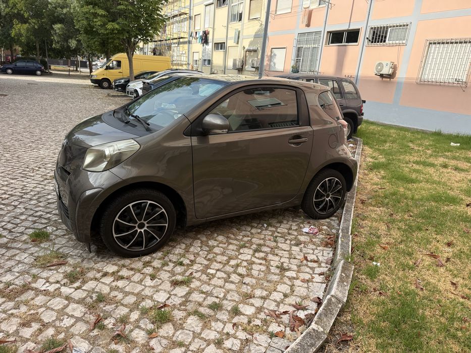 Vendo  toyota  -IQ 1.0   4 lugares