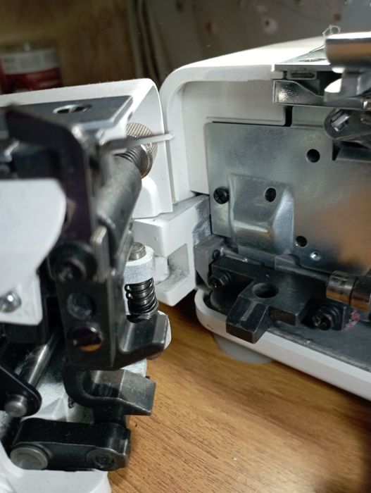 Продам оверлок MEDION