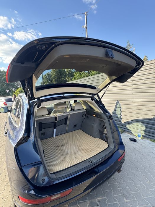 Продам Audi Q5 2010