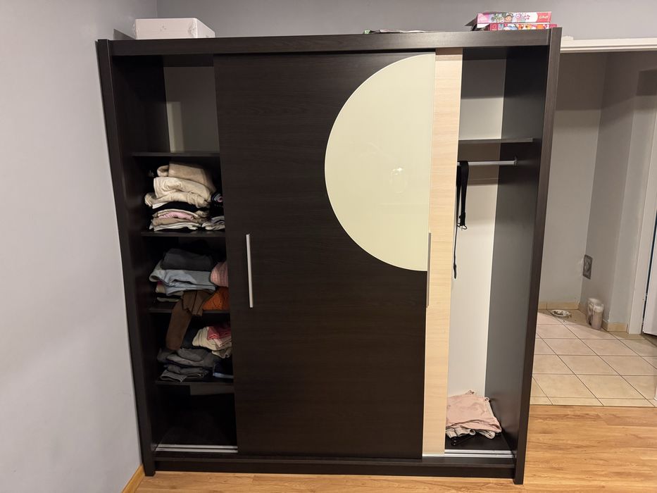 Szafa wolnostojaca drzwi przesowne + komoda gratis