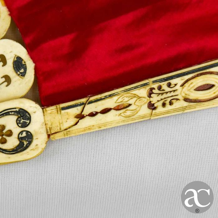 Leque europeu em osso? e tecido, séc. XIX