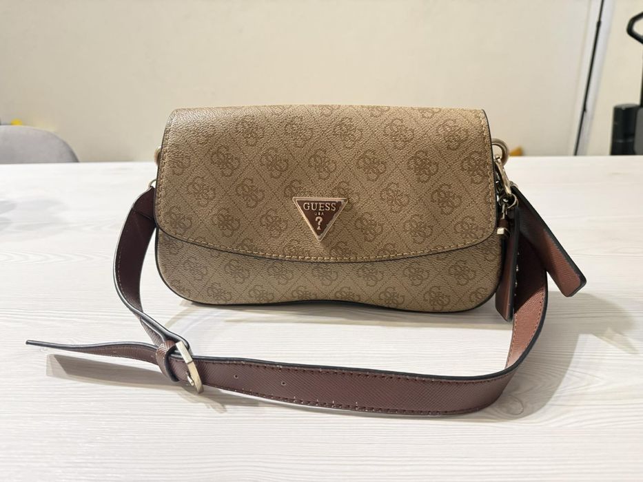 Продам сумку Guess