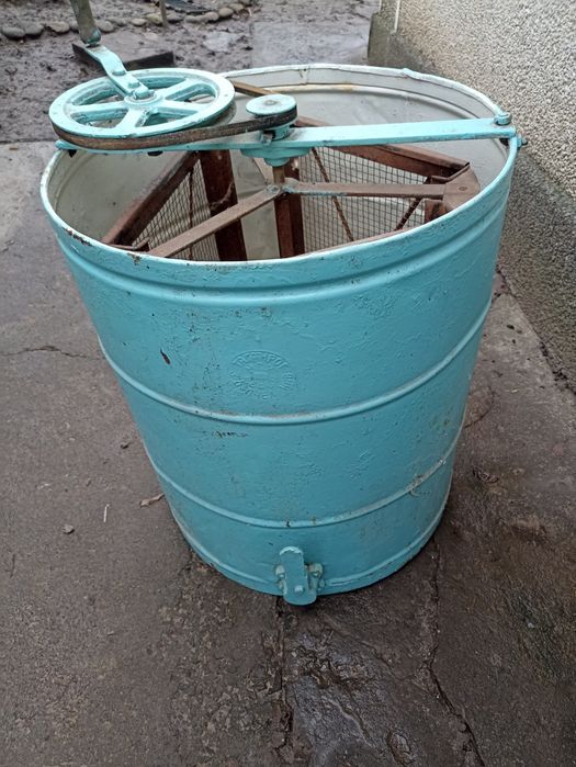 Медогонка на 3 рамки самовивіз.