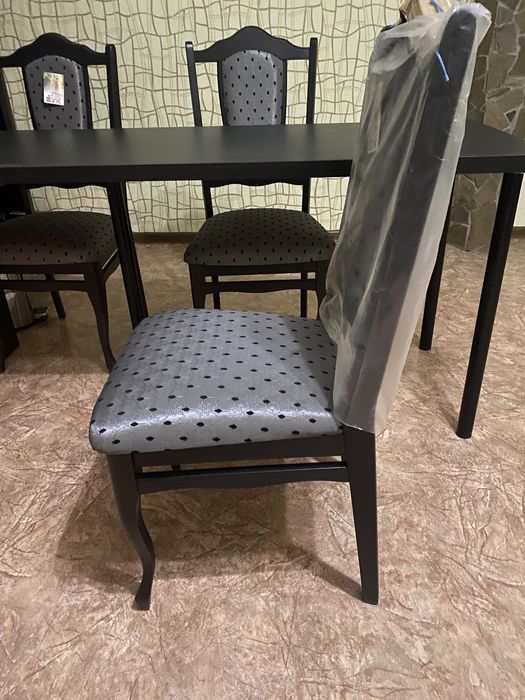 Стул один, дерев’яний, бук. Самовивіз