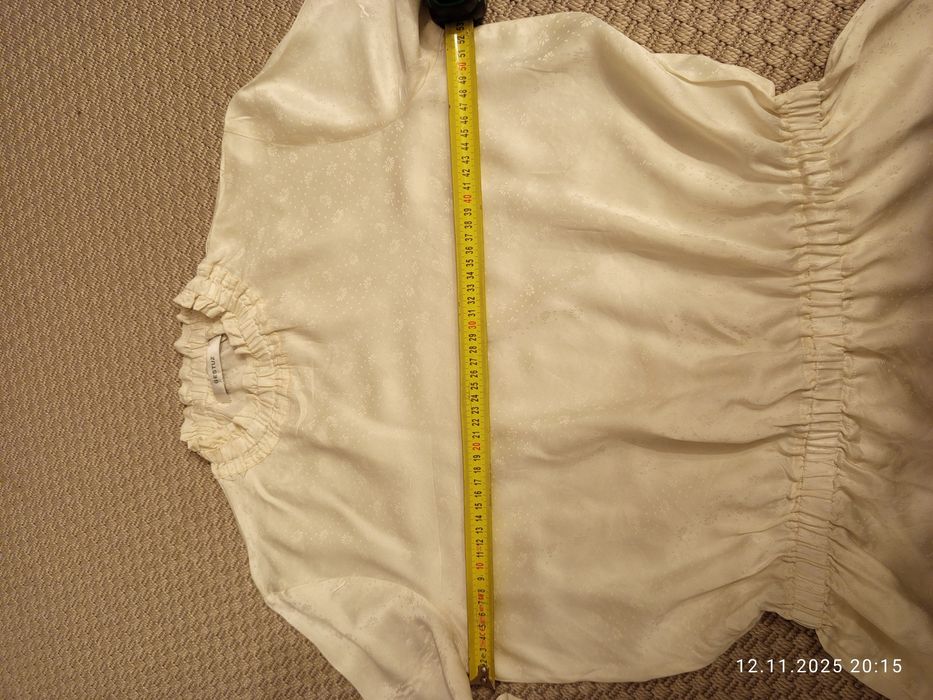 Elegancka jedwabna bluzka damska z baskinką Gestuz