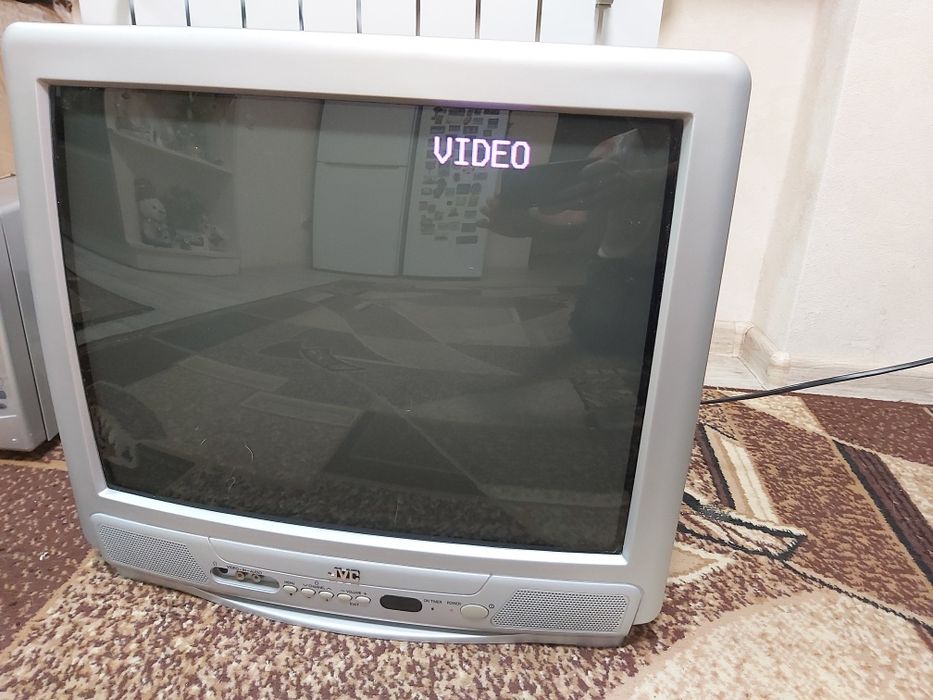 Телевізор і аксесуари