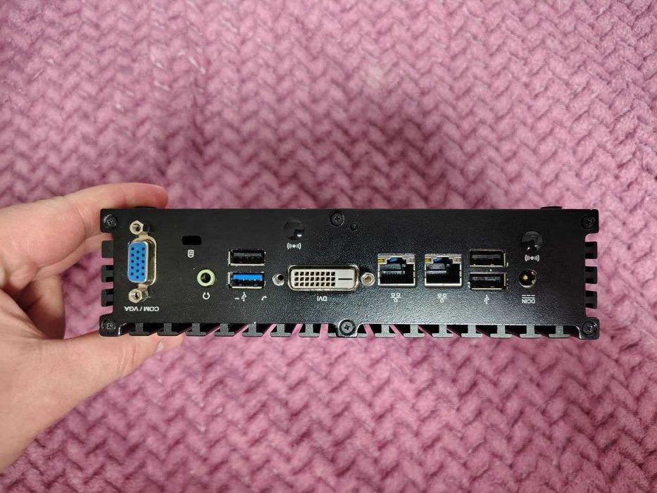 Промисловий системник iROBO Intel Celeron N2930 4 ядра 4 com порти