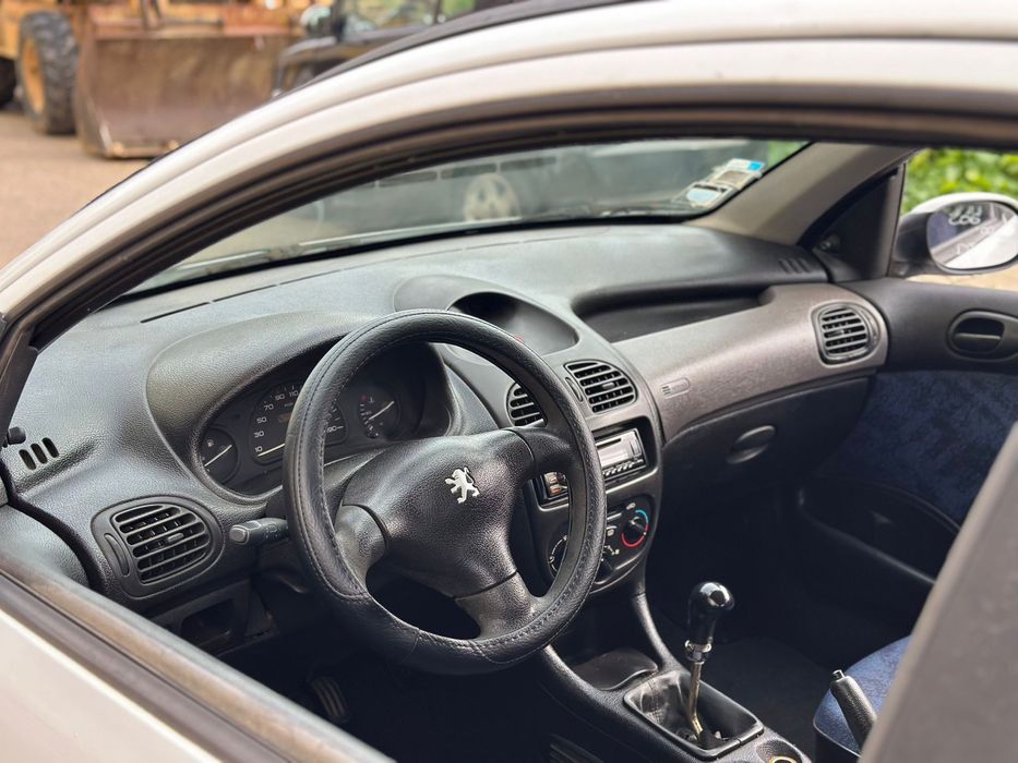 Peugout 1.9D comercial ano 2000 com (AC)
