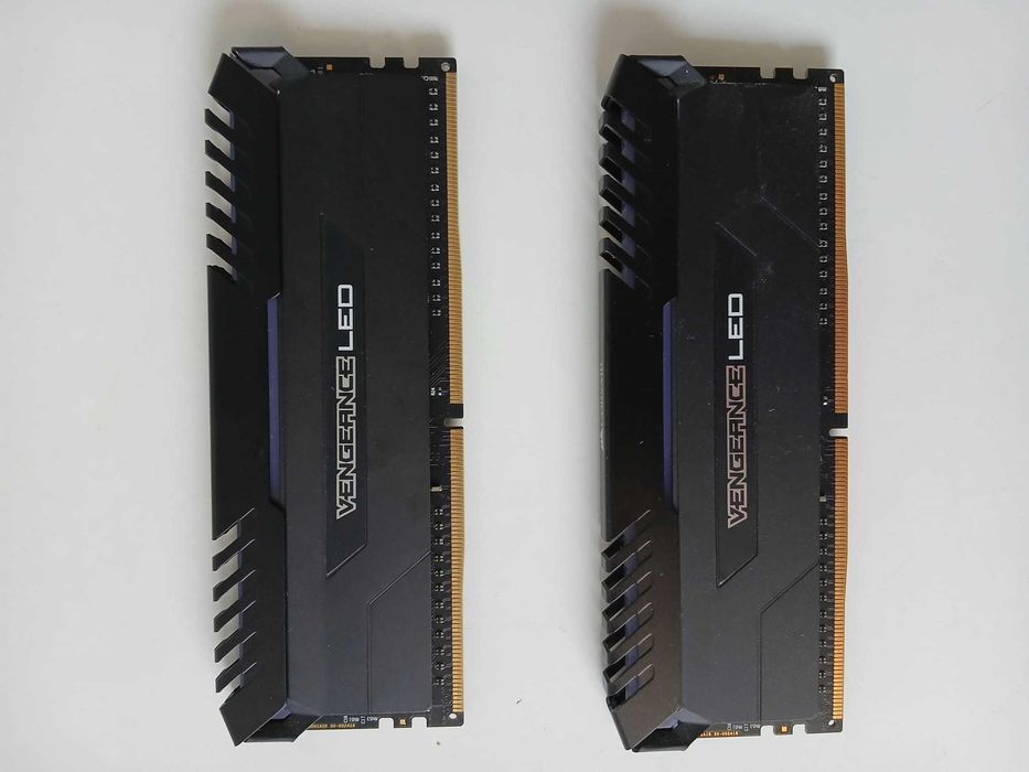 RAM Corsair 16gb Ddr4 3200mhz Vengeance - 2x8Gb (ref: CMU16GX4M2C3200C16)