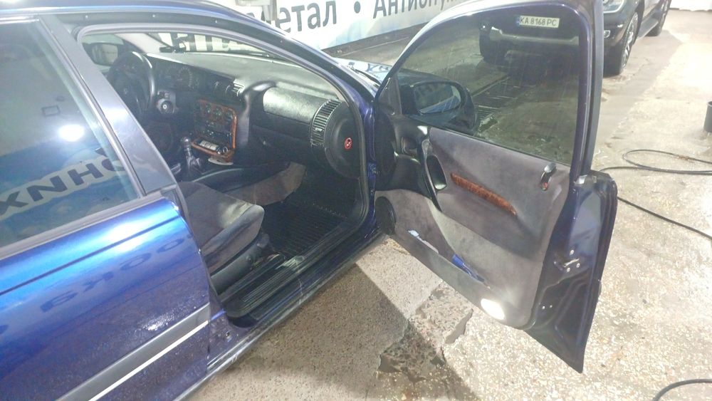 OPEL OMEGA B (седан)