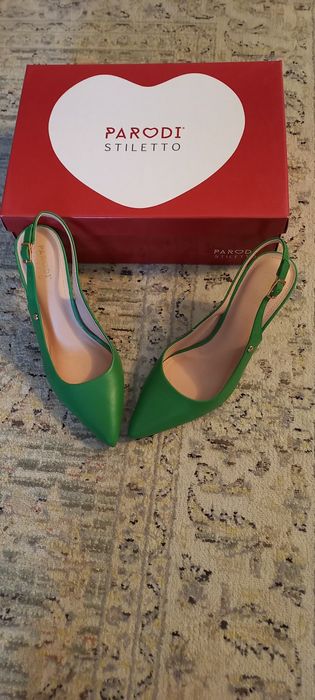 Parodi stiletto em couro