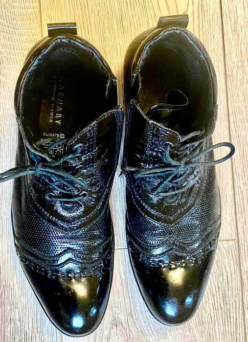 Стильні шкіряні черевики Carnaby London Power (р. 40) — Лак / Броги