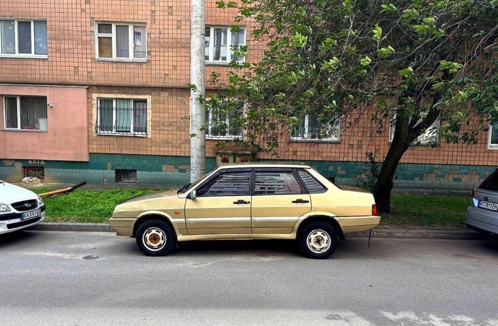 Автомобиль Ваз 21099