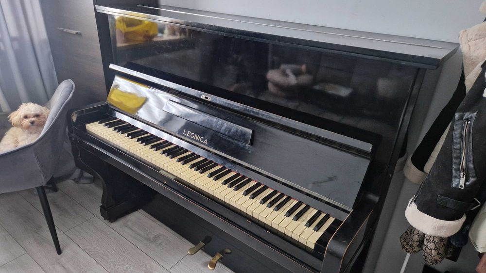 Pianino Legnica czarne