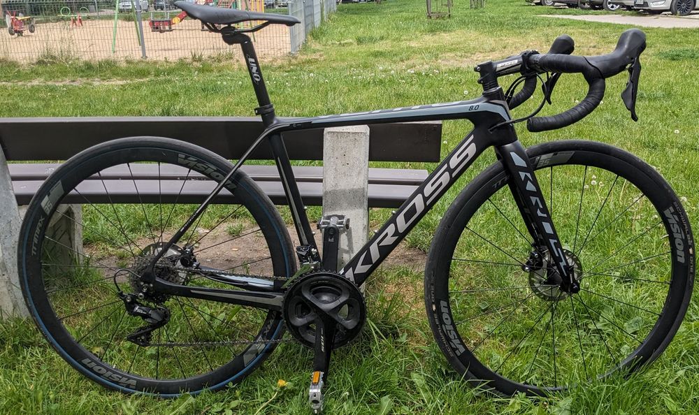 Rower szosowy Kross Vento 8.0 S 105 tarcze karbon