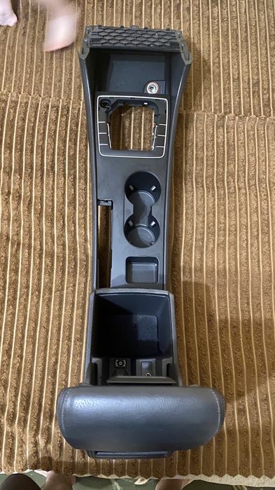 Консоль VW B7 USA