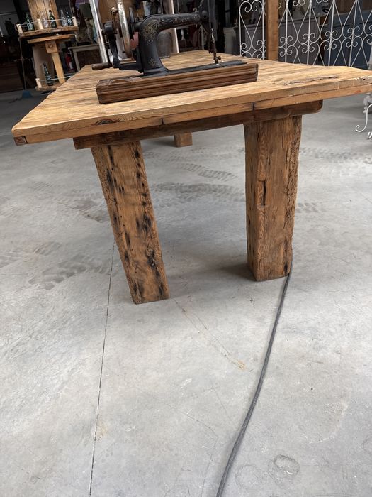 Mesa de madeira rustica