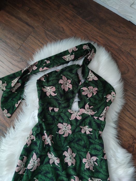 Topshop maxi sukienka bloggerka letni design wiązana na szyi 
Rozmiar