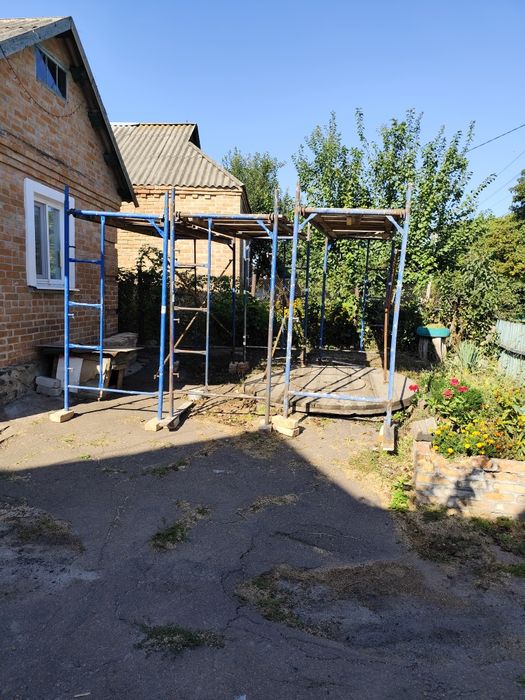 Рамні будівельні риштування, бетонозмішувач