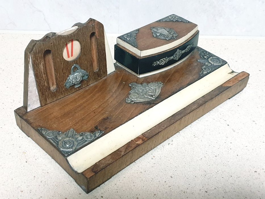 Para restauro: antigo tinteiro com calendário/relógio com candeeiro