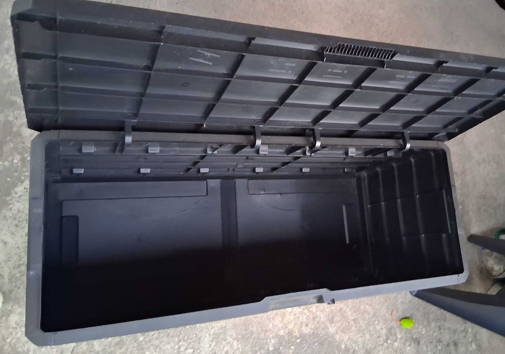 Bau em plastico de exterior