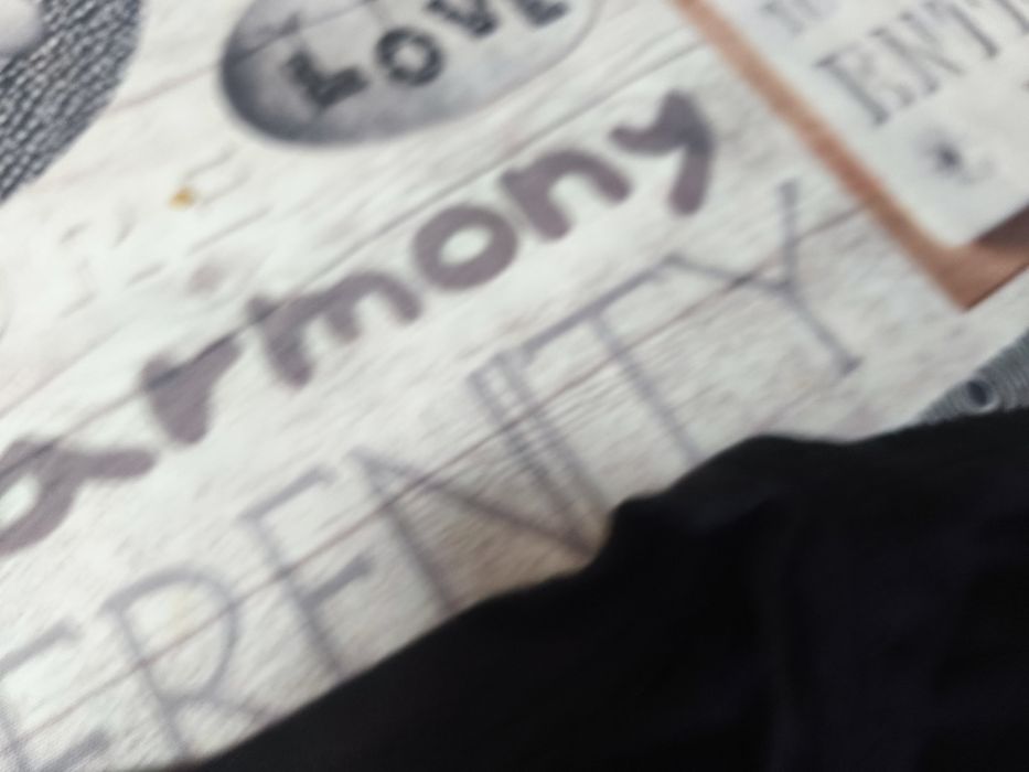 T-Shirt preta com painel equalizador