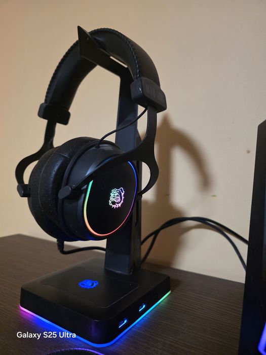 Komputer gamingowa z całym osprzętem do grania