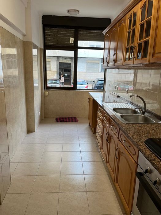 Aluga-se aparentemente - Odivelas centro