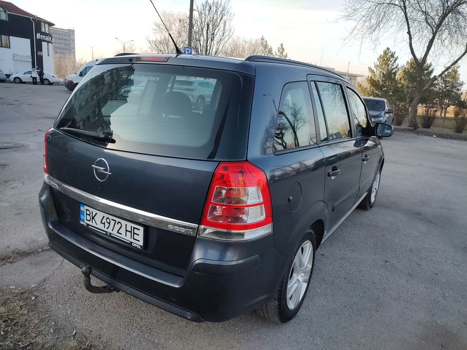 Opel Zafira 1.7 дизель 7 мест