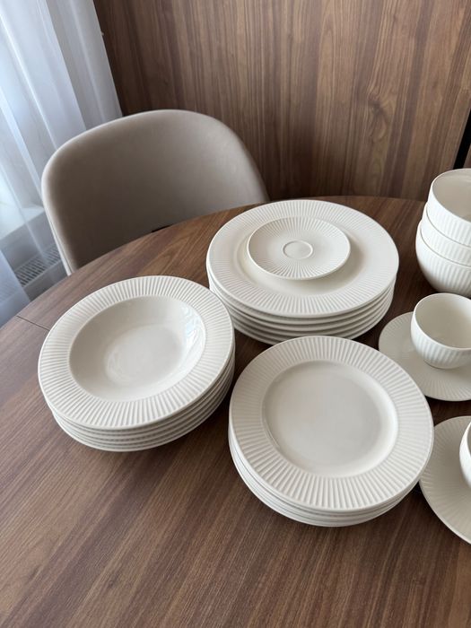 Biała zastawa stołowa