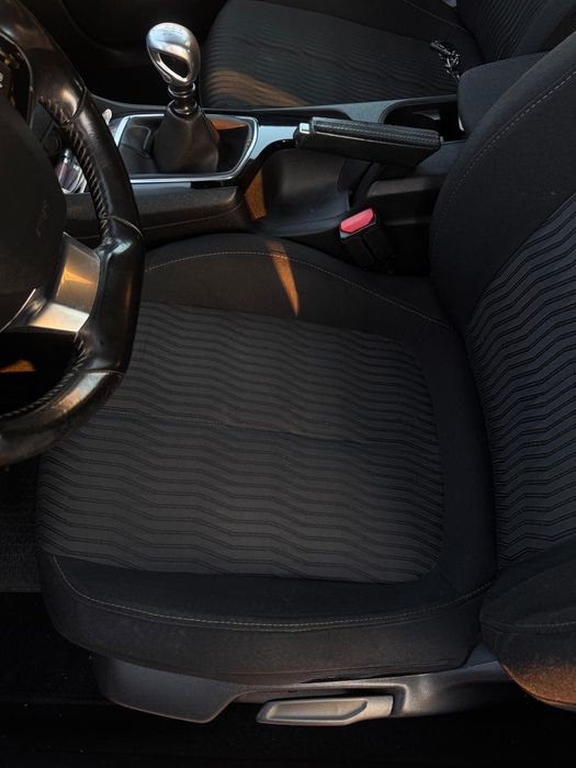 Peugeot 308 1.6hdi  120cv