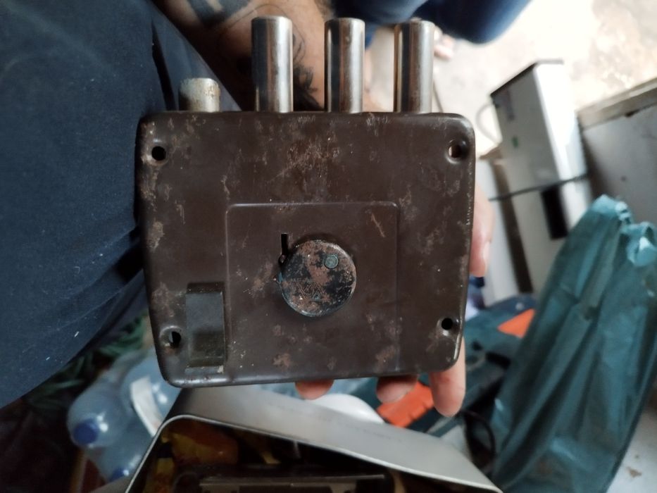 Fechadura cisa com 2 chaves