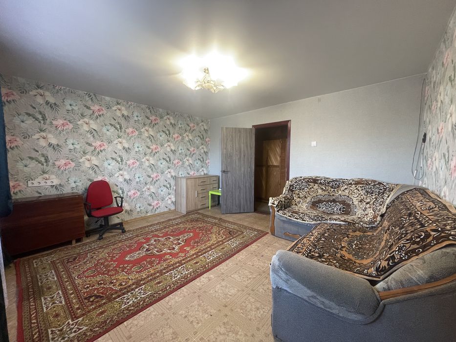 Сдаю 2- ком ж/м Комунар в жилом состоянии