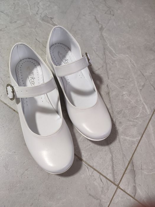Buty białe komunijne rozm 35 jak nowe