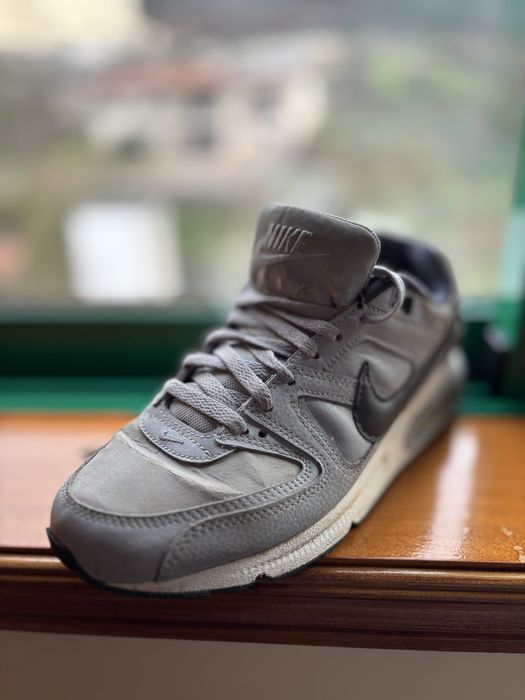 Nike Air Max Command Gris - 42