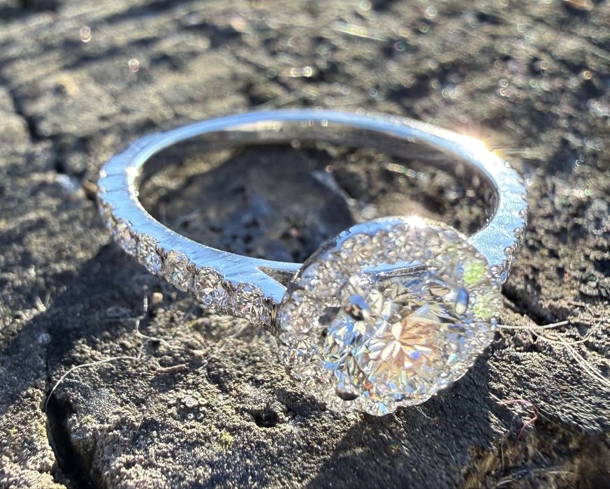 Каблучка з натуральними діамантами