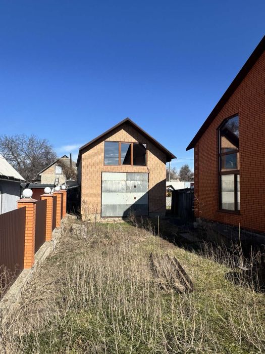 Продам двоповерховий будинок