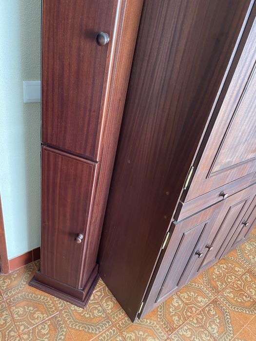 Estante Fechada para CD’s