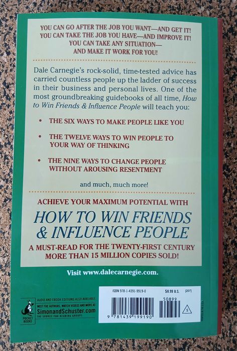 How to Win Friends and Influence People (Dale Carnegie)