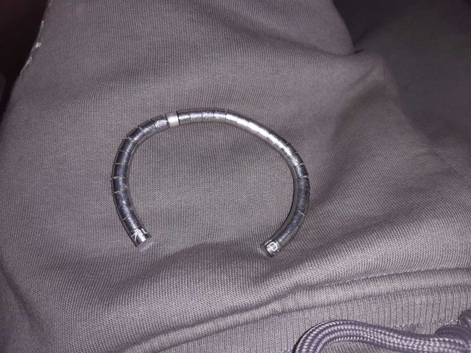 Sprzedam grubą srebna branzolete